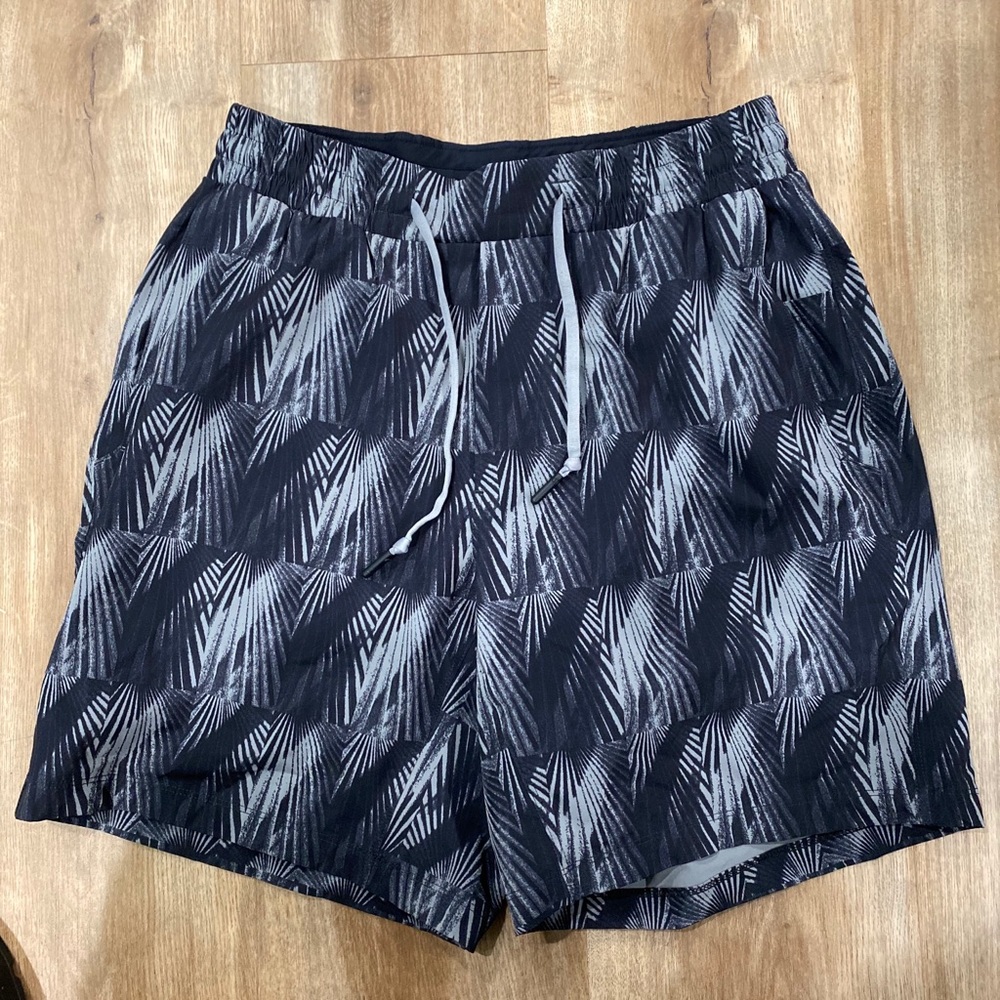 Lululemon Mens Print Yoga Shorts Swim Trunks S